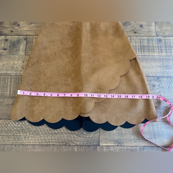 NWT Lush scalloped faux suede mini skirt - Size Small - Picture 8 of 8